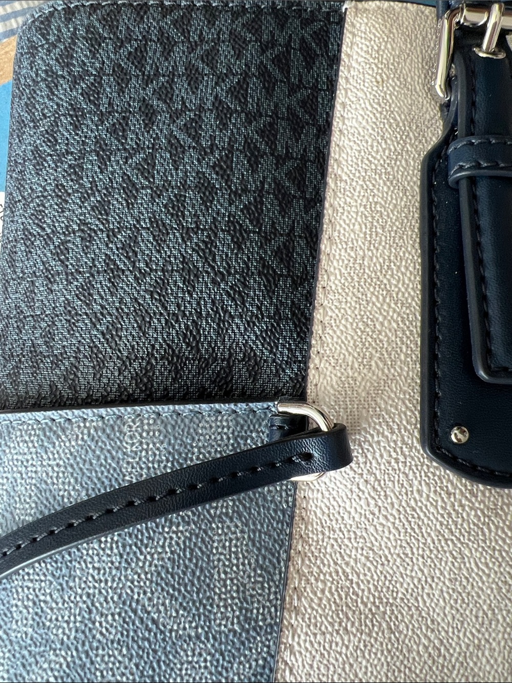 Michael Kors Voyager Large Color-Block Signature Tote - Picture 10 of 10